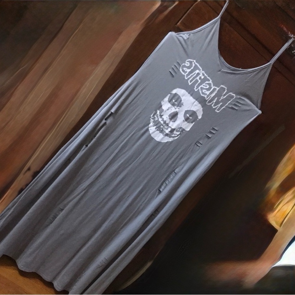 Misfits "Crimson Ghost" Skull Maxi Dress - Picture 2 of 11